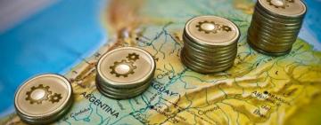 Cómo América Latina se convirtió en el mercado emergente que más deuda emite (y qué riesgos implica)