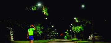La Municipalidad instaló más de 3.600 luces led en 13 barrios de la ciudad