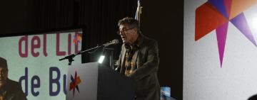 Saccomanno: "Se escribe en soledad pero no ajeno a las contradicciones de lo real"