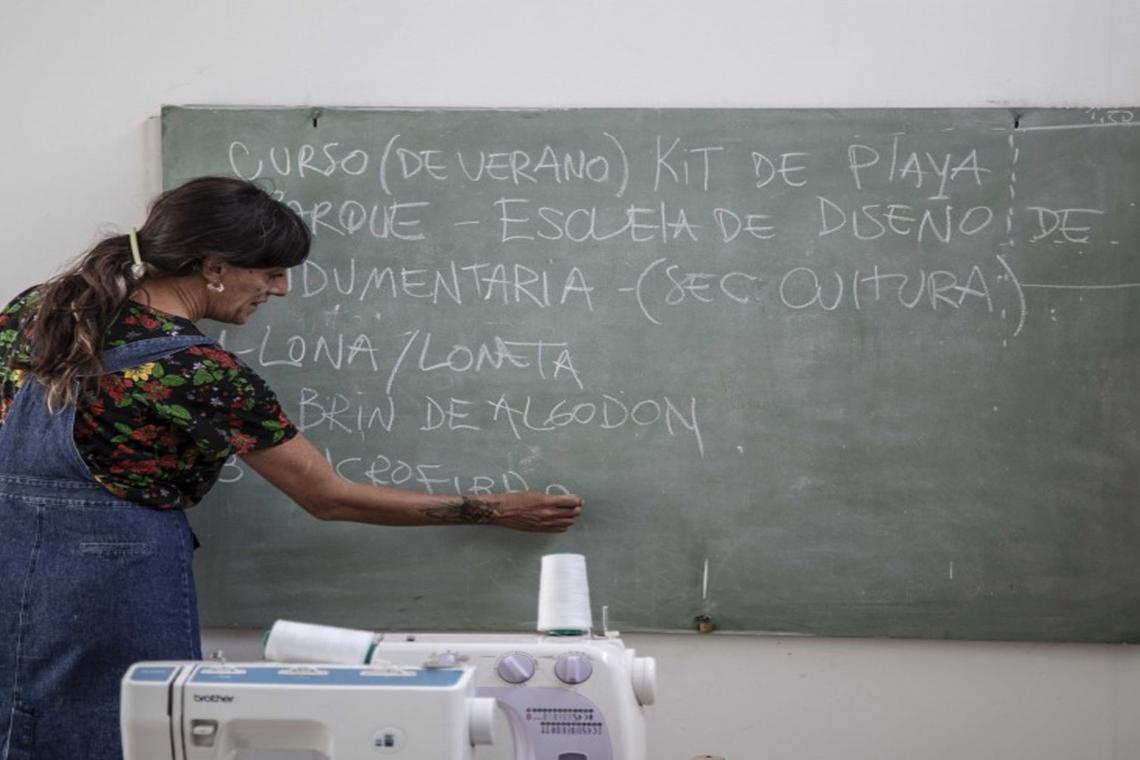 La Escuela de Diseño y Producción Textil suma presencialidad en espacios culturales barriales