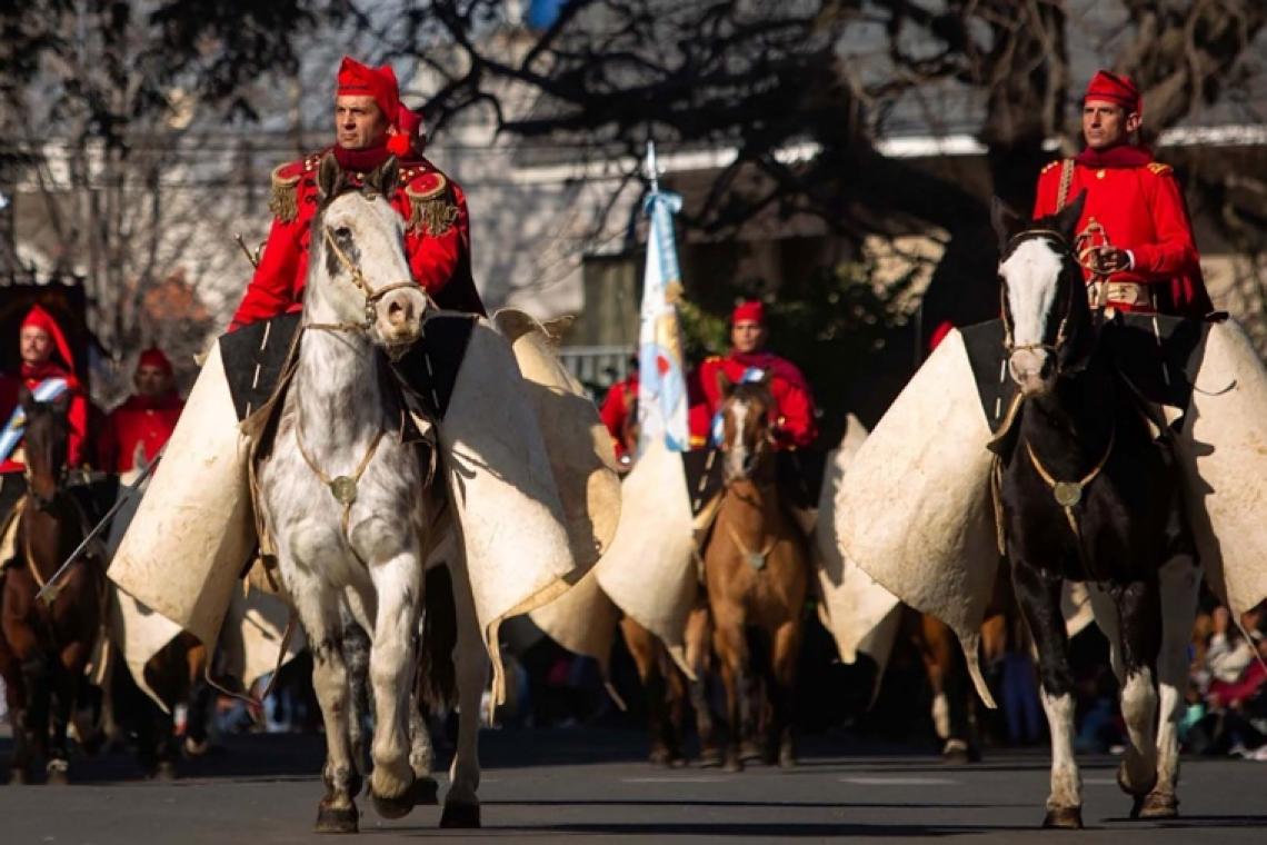 Más de 7 mil gauchos desfilaron en honor a Güemes, a 201 años de su muerte