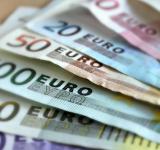 El euro llega a su nivel más bajo en 20 años frente al dólar: qué consecuencias tiene la histórica paridad de las monedas