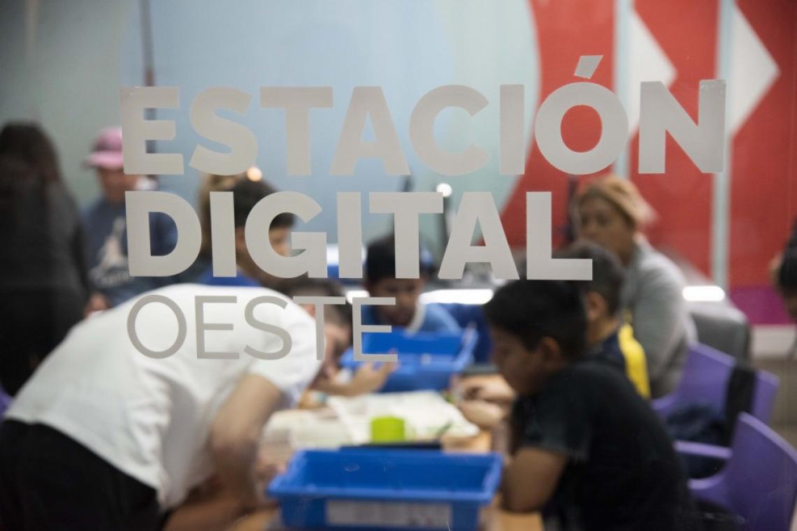Los talleres de Robótica Educativa para niñas y niños crecen en todos los distritos