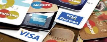 Los consumos con tarjeta superiores a US$ 300 por mes pagarán una percepción del 25%