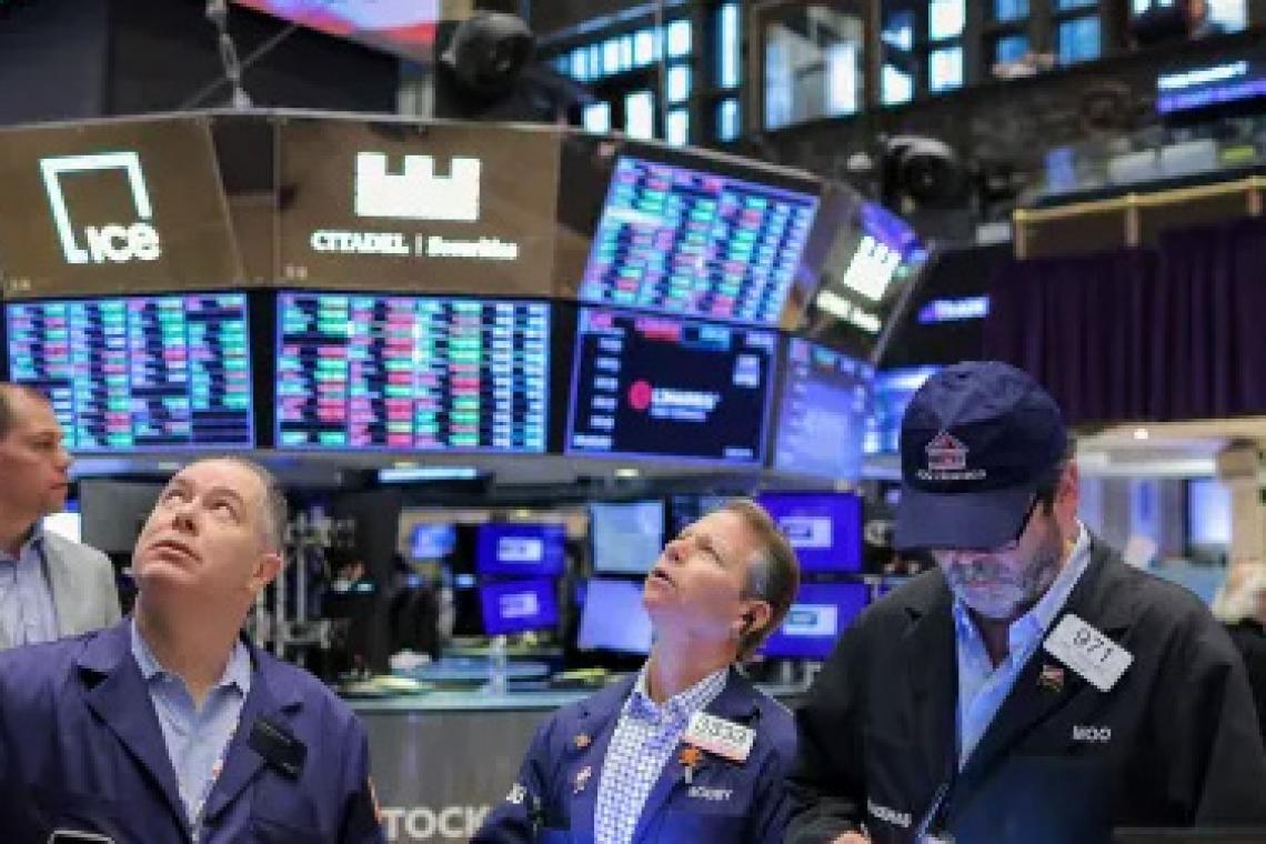 Los inversores dejan las bolsas estadounidenses y llevan sus fondos a Europa, según Bank of America