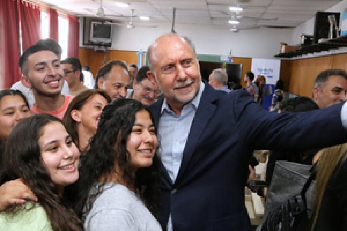 Se entregó 150 notebooks a institutos técnicos de la ciudad de Rosario