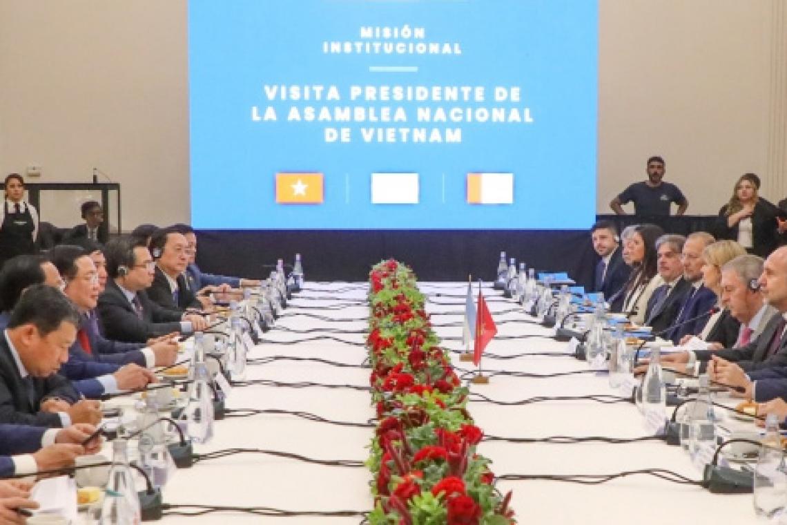 El gobernador recibió al Presidente de la Asamblea Nacional de Vietnam en Rosario