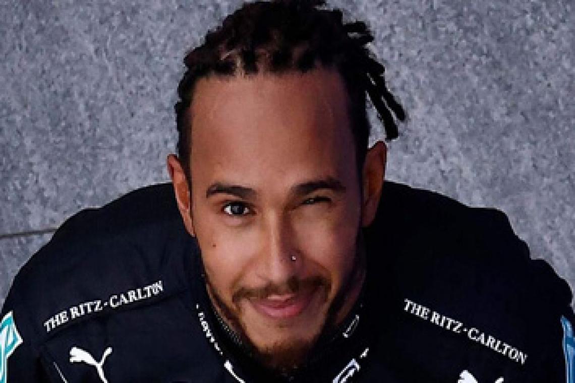 Aseguran que Hamilton recibió una oferta por 46 millones de euros de Ferrari para el 2024