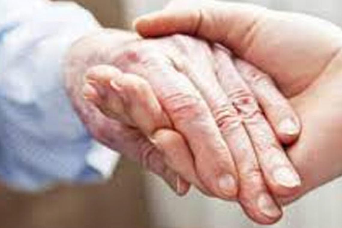 Agregan muerte de la persona asistida como causal de desempleo para personal de casas particulares
