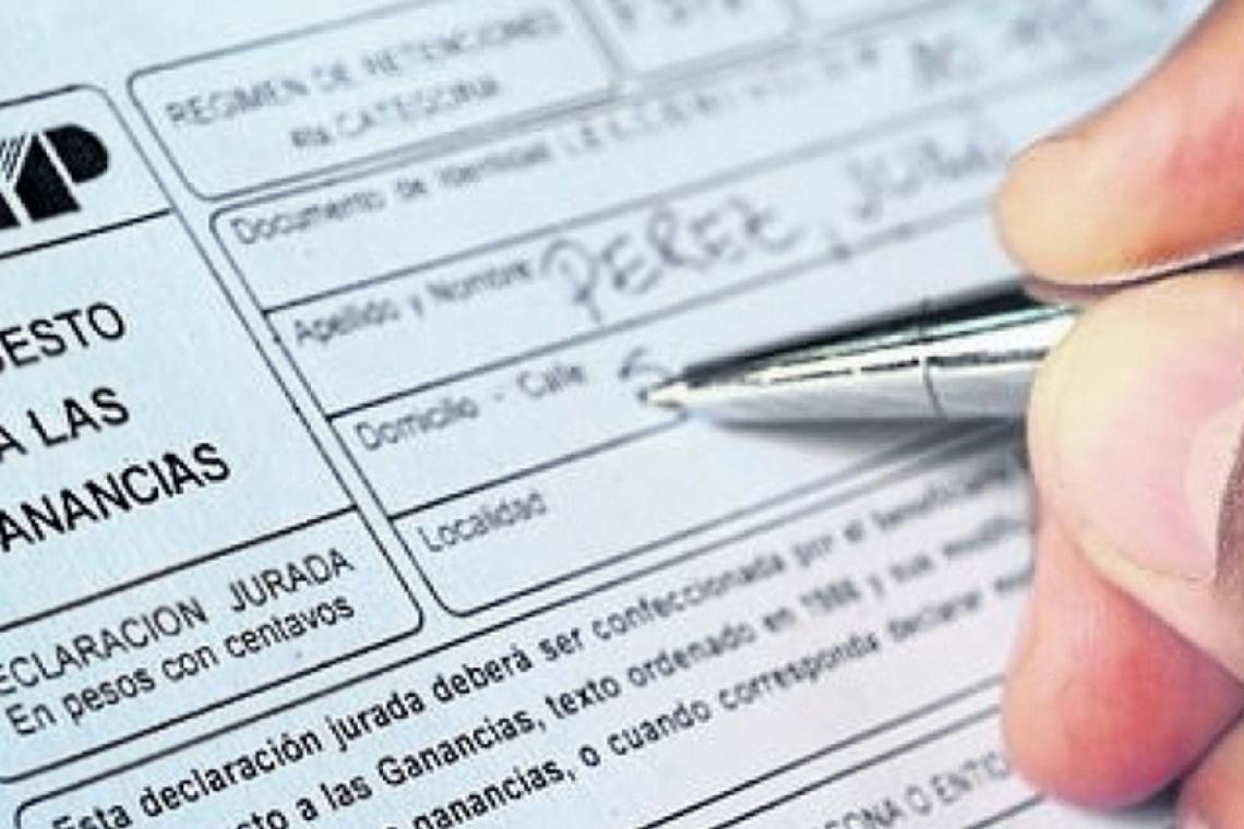 Suben el piso de Ganancias y ahora alcanzará a quienes ganen más de $700.875 mensuales