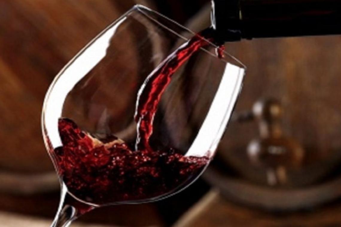 Diseñan en Santa Fe un antioxidante para vinos jóvenes que reemplaza al azufre