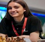 Candela Francisco regresó a la Argentina con su medalla de campeona mundial de ajedrez