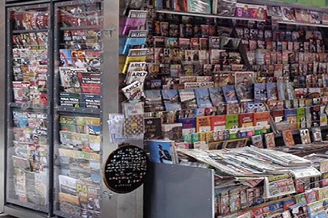 Autorizan la venta de bebidas sin alcohol y pasajes en los kioscos de diarios