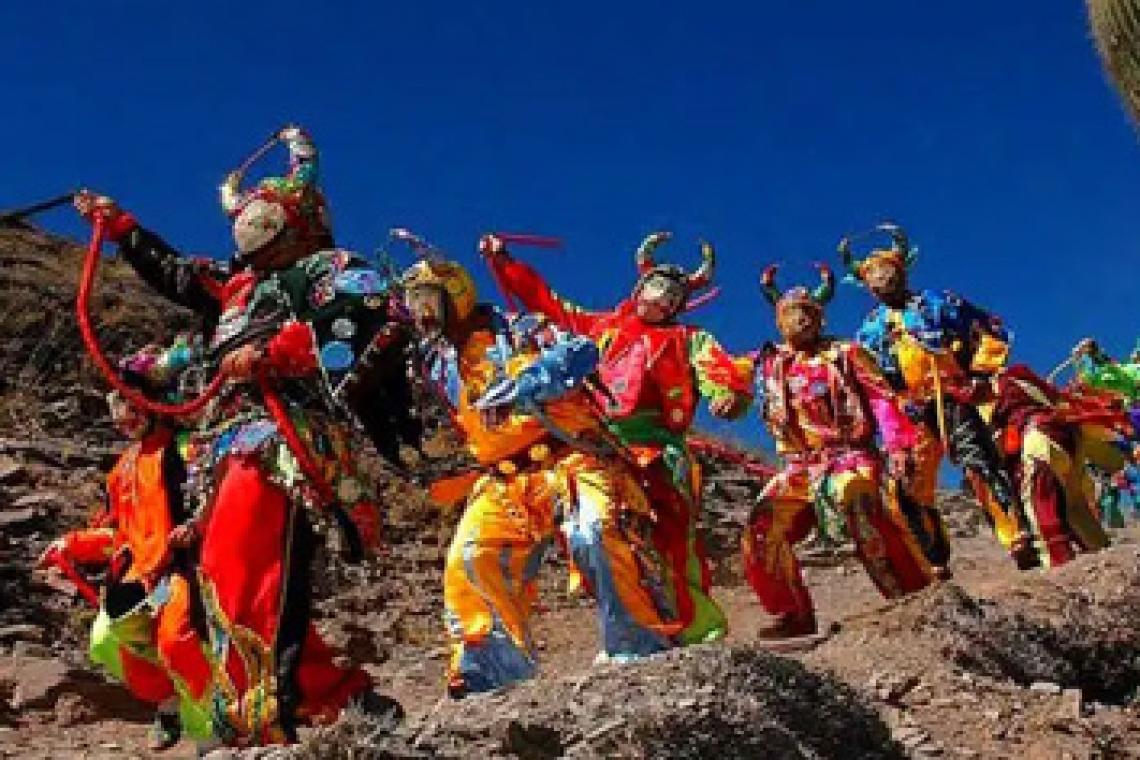 Jujuy recibe el 2024 con la "Chaya de Mojones", un anticipo del carnaval quebradeño