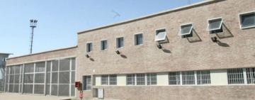 Requisa en la cárcel: secuestraron un teléfono desde donde hicieron amenazas a bancos, escuelas y medios de comunicación