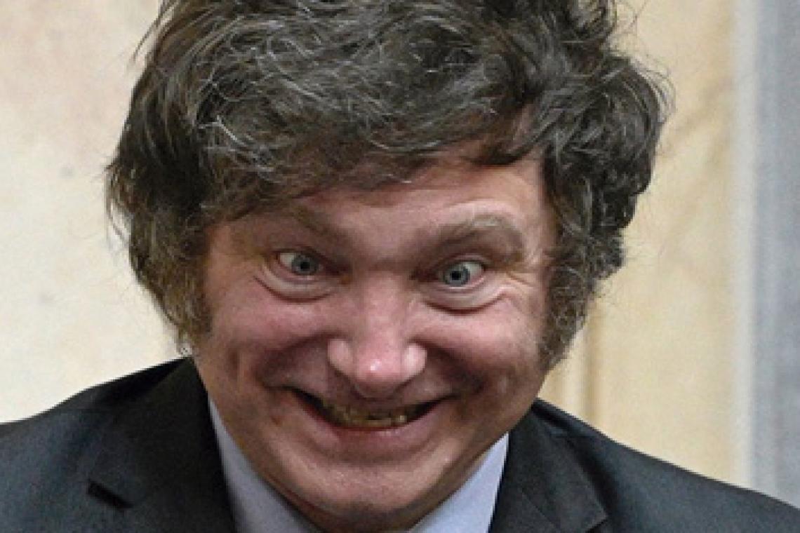 Nueva arremetida de Milei contra el periodismo: "Vamos a bajarlos de esa Torre de Marfil en la que creen que viven"