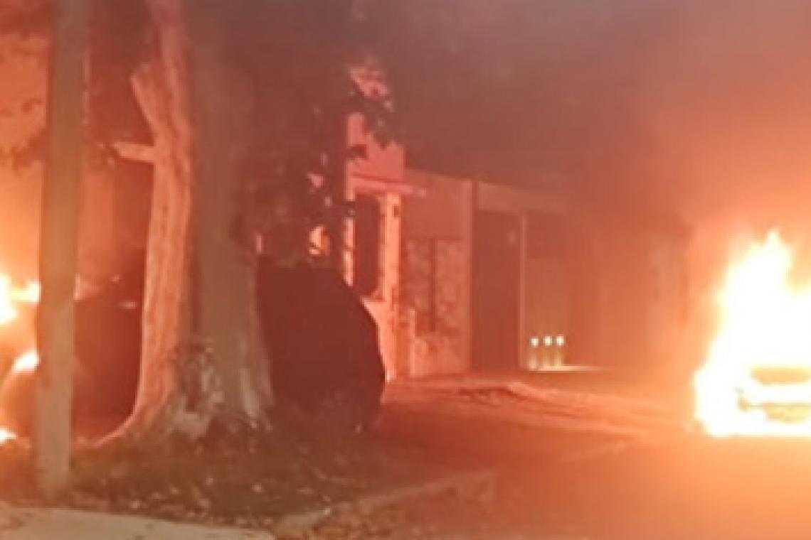 Rosario: cuatro personas detenidas en 14 allanamientos por los ataques incendiarios contra vehículos
