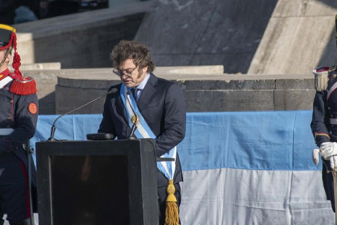 En Rosario, Milei convocó a firmar el Pacto de Mayo el 9 de Julio en Tucumán