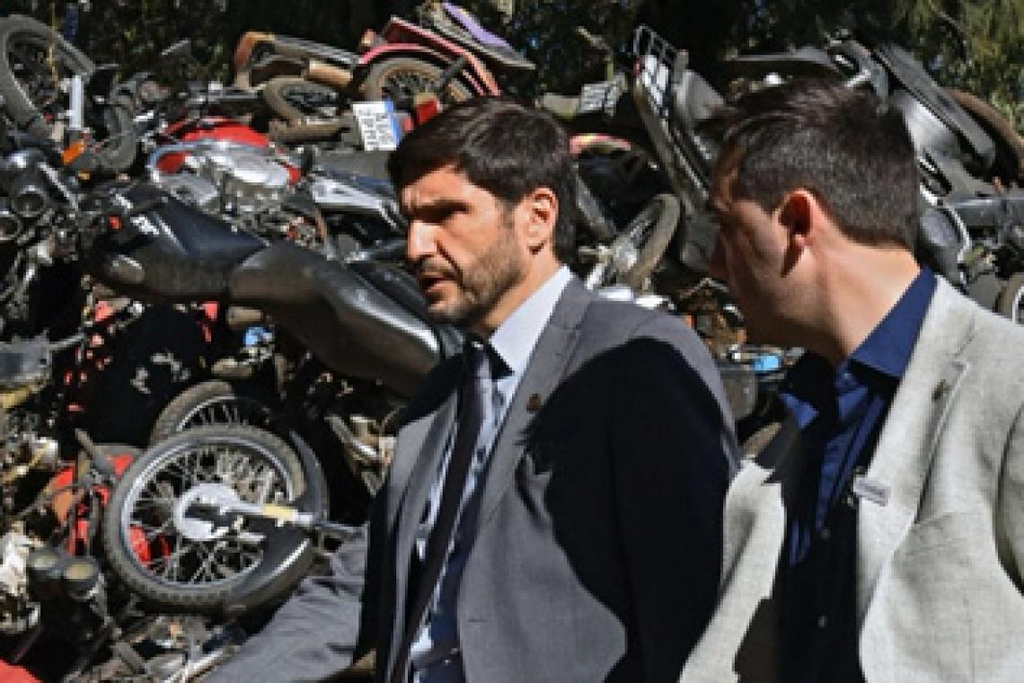 “Estamos terminando con la desidia que hizo que se acumularan autos abandonados”