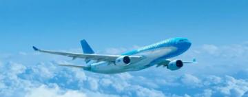Se inició tratativas con empresas latinoamericanas para que se hagan cargo de Aerolíneas