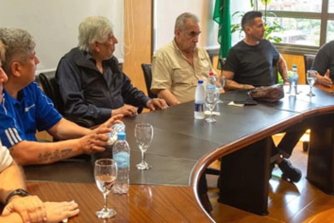 Con los Moyano a la cabeza, gremios del transporte ratificaron el paro del 30 de octubre