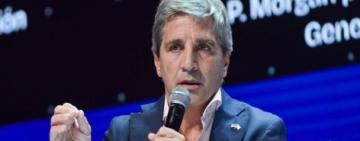 Caputo se quejó de que paga mucho por telefonía celular y llamó a dar "pelea como consumidores" frente a los aumentos
