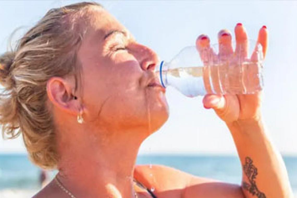 Por qué los humanos no podemos beber agua de mar 