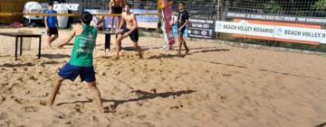 La Florida es sede de un amistoso de vóley playa internacional y de un torneo de handball playa