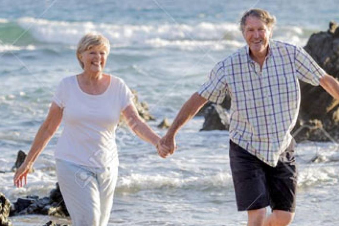 Nuevas parejas después de los 60: Relaciones sin convivencia que redefinen el amor