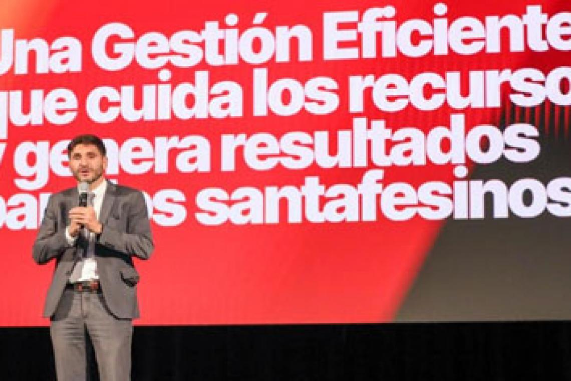 Pullaro llamó a “construir el futuro de Santa Fe con humildad y esfuerzo”
