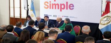 “Rompimos el monopolio de Ezeiza y tenemos el primer aeropuerto que exporta desde el interior del país”