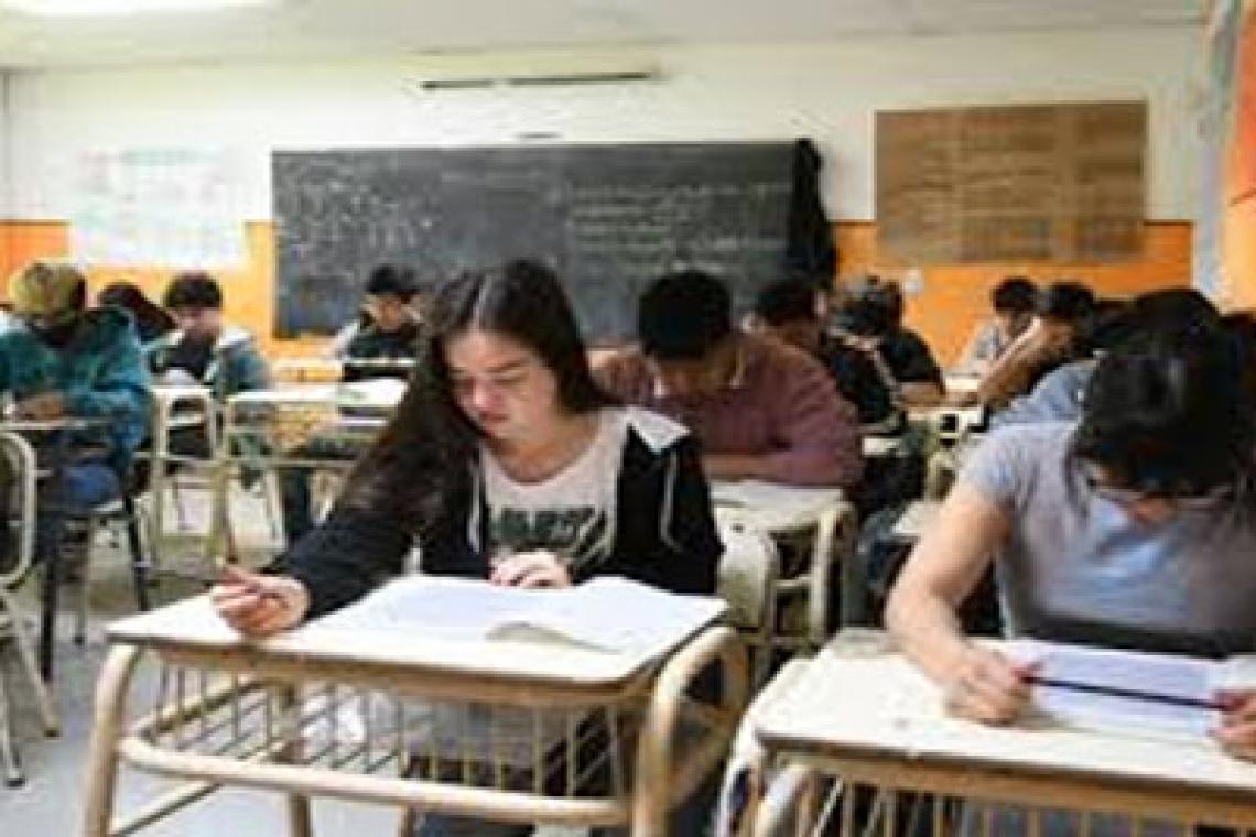Programa “Quedate”: está abierta la inscripción a las tutorías virtuales para finalizar la Secundaria