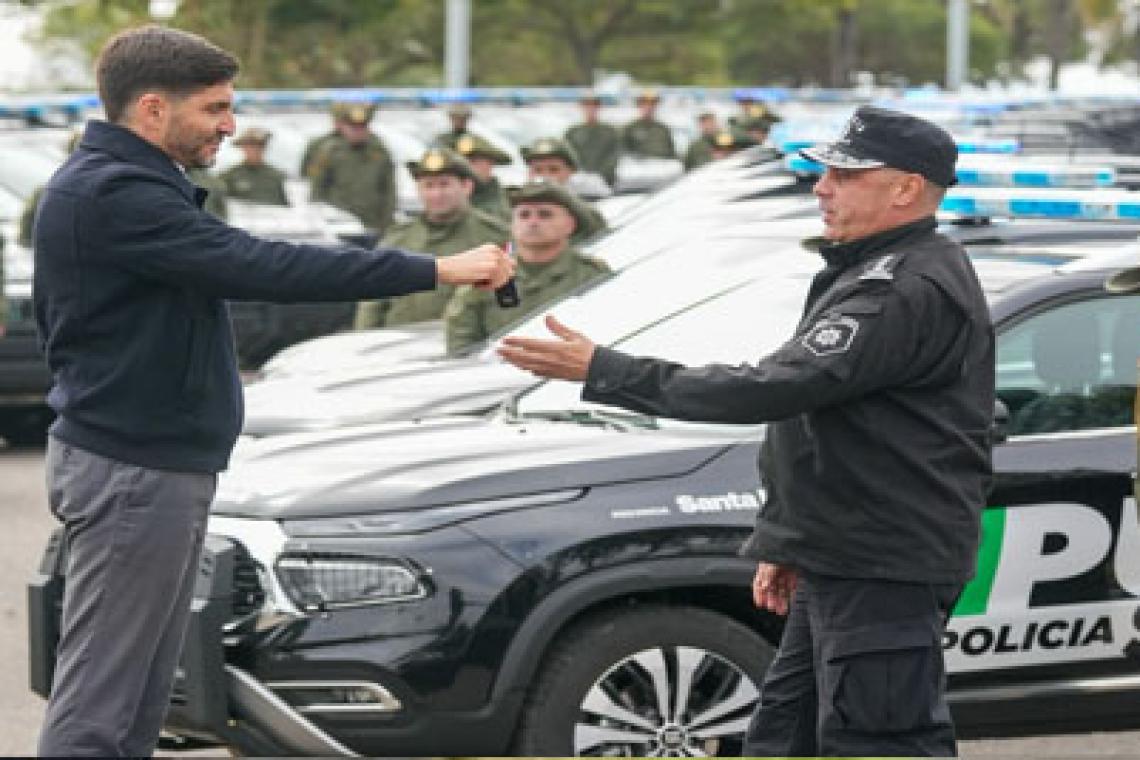 Pullaro destacó la inversión en seguridad para la baja del delito: “Una policía equipada responde mejor y más rápido”