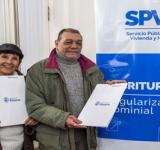 Familias de once barrios de la ciudad recibieron las escrituras de sus viviendas