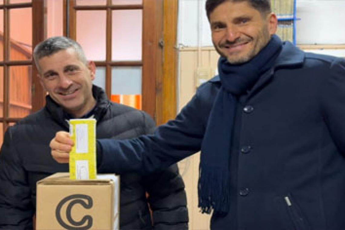 El gobernador Pullaro votó en Hughes y destacó la normalidad de los comicios en toda la provincia