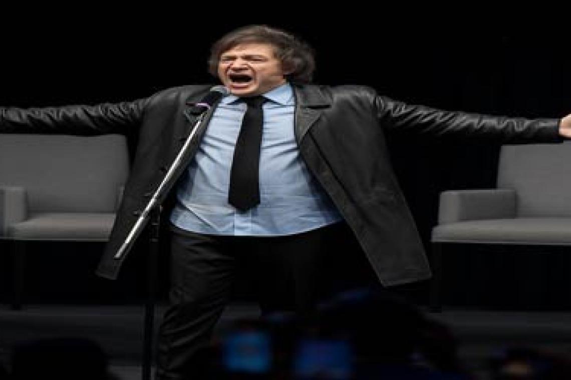 Milei vuelve al escenario: música, política y show en el Movistar Arena