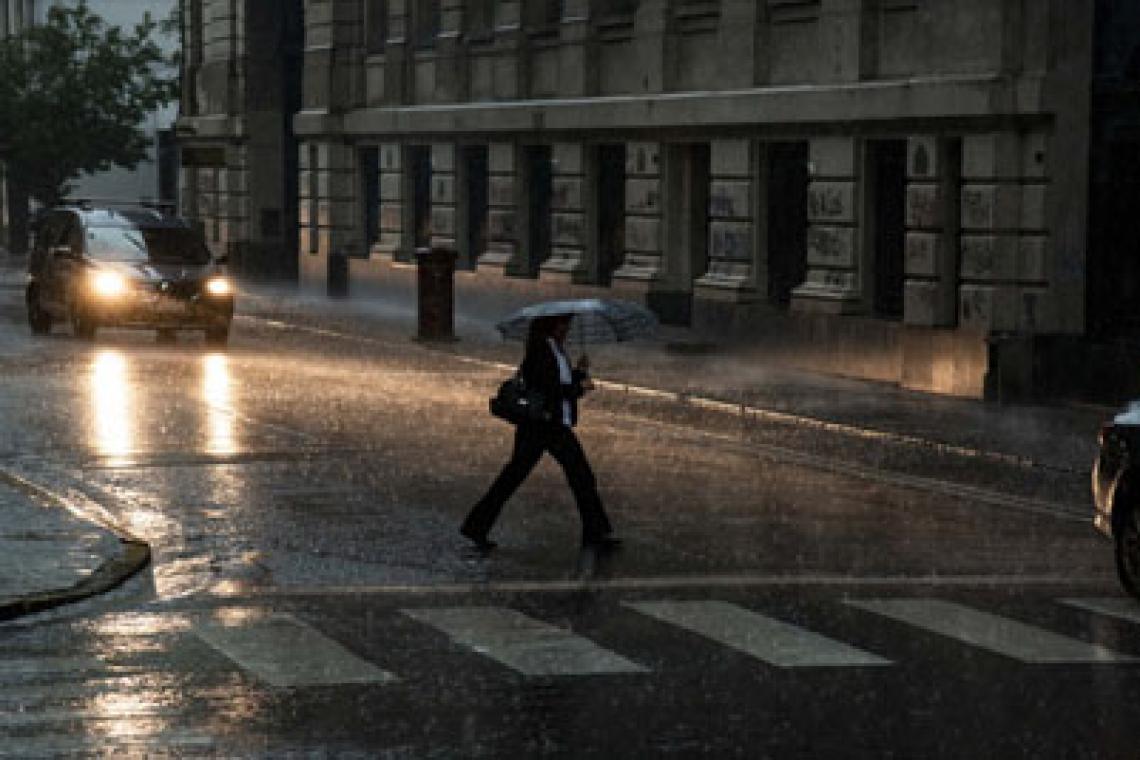  Rige alerta amarilla para este sábado a la noche y de nivel naranja para la madrugada del domingo