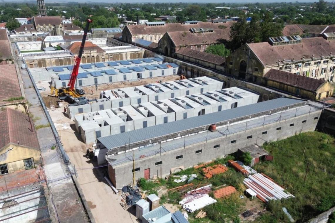 Avanza la obra carcelaria en Coronda: ya hay 66 nuevas celdas de aislamiento