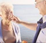 Cómo proteger la piel del sol después de los 60: claves para evitar daños irreversibles