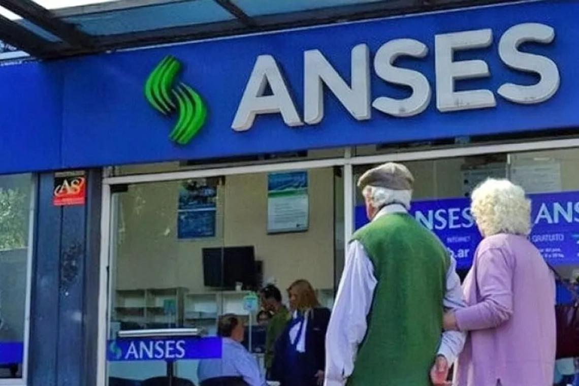 Los haberes jubilatorios registran una pérdida del 27,4% tras el cambio en la fórmula de actualización