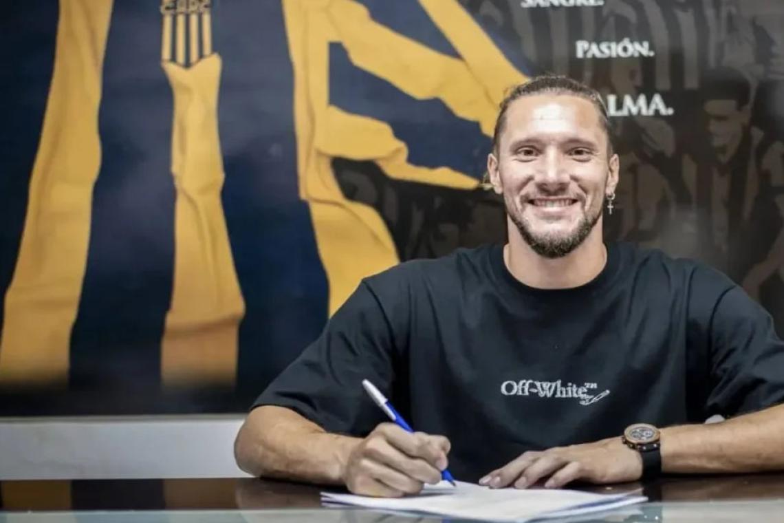Rosario Central presentó al arquero Jeremías Ledesma