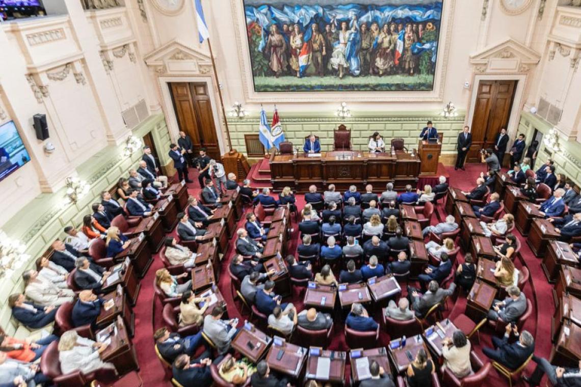 Maximiliano Pullaro abrió las sesiones con anuncios en jubilaciones, educación y obra pública