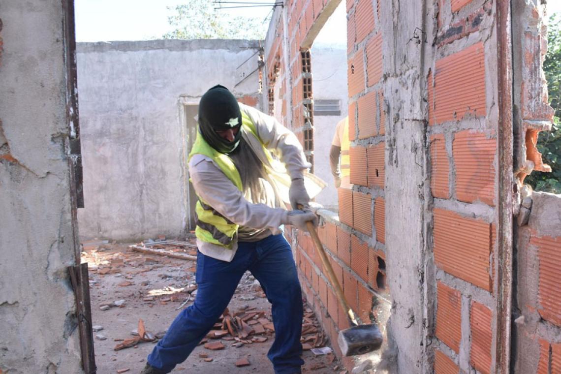 Rosario: derribaron dos construcciones y ya son 108 los búnkeres de droga inactivados en la provincia