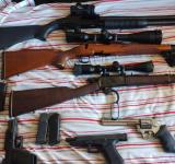 Investigan un presunto plan para atentar contra Pullaro tras el hallazgo de armas en la región