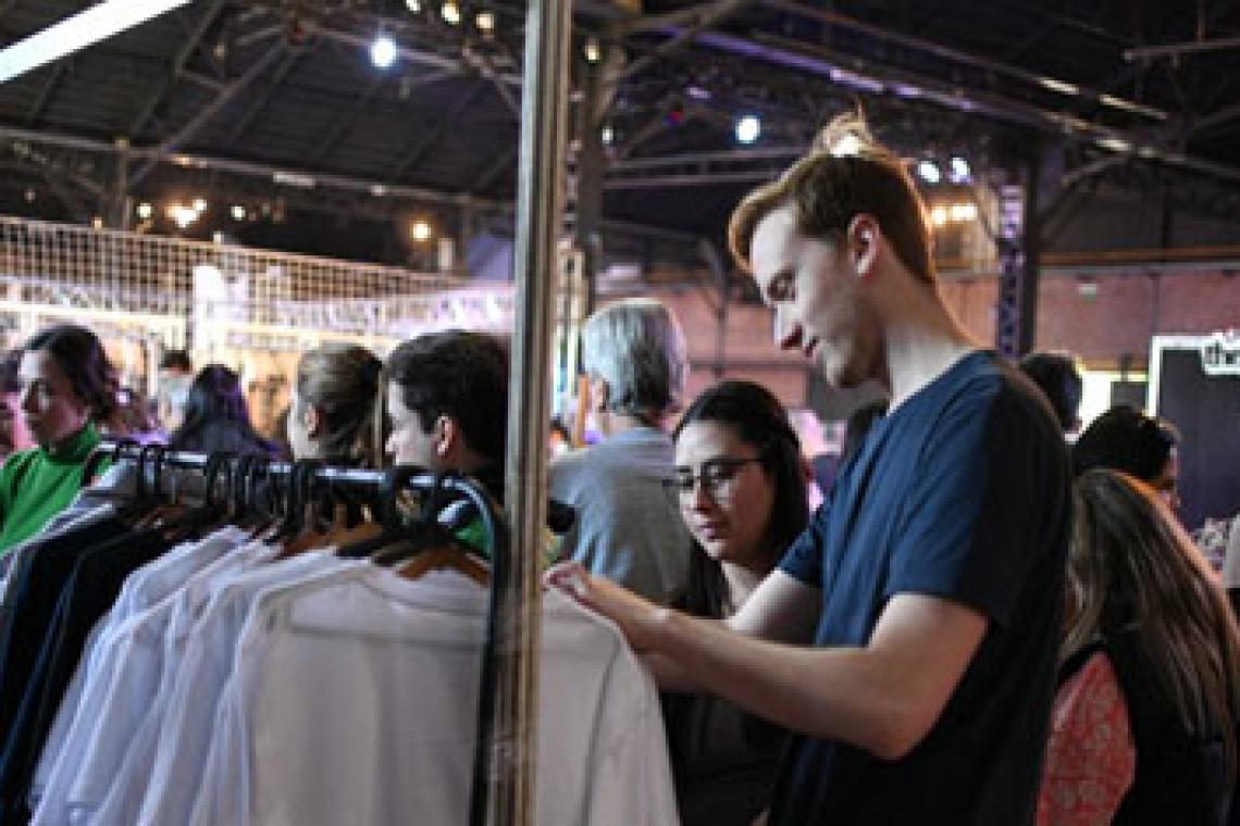 El Outlet Rosario abrió sus puertas y convocó a más de 10 mil personas en el primer día