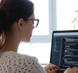 Programadores en la era IA: por qué las empresas siguen necesitando más talento