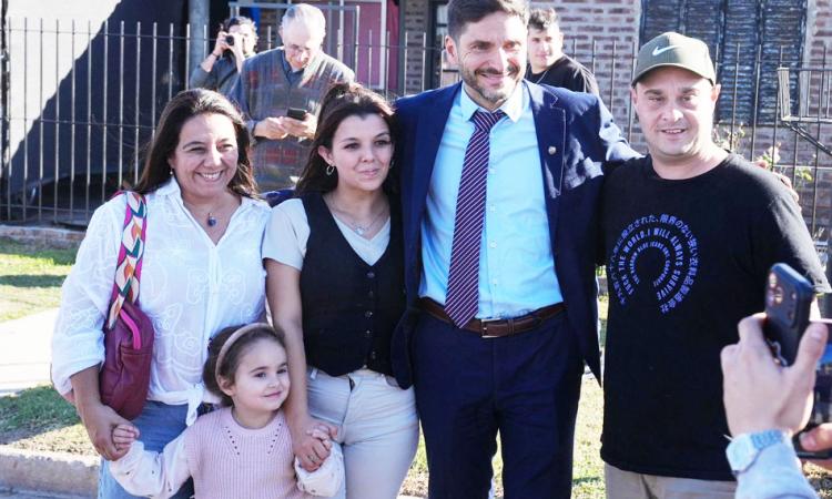 Pullaro entregó viviendas en General Lagos que habían sido abandonadas por Nación
