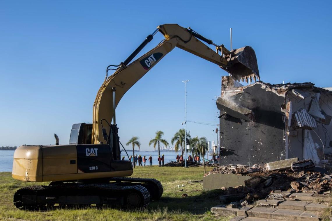 Comenzó la transformación de la Costa Norte con la demolición de Mordisco