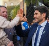 Pullaro llamó a “trabajar juntos” y reivindicó el espíritu de Mayo ante una Plaza 25 de Mayo colmada
