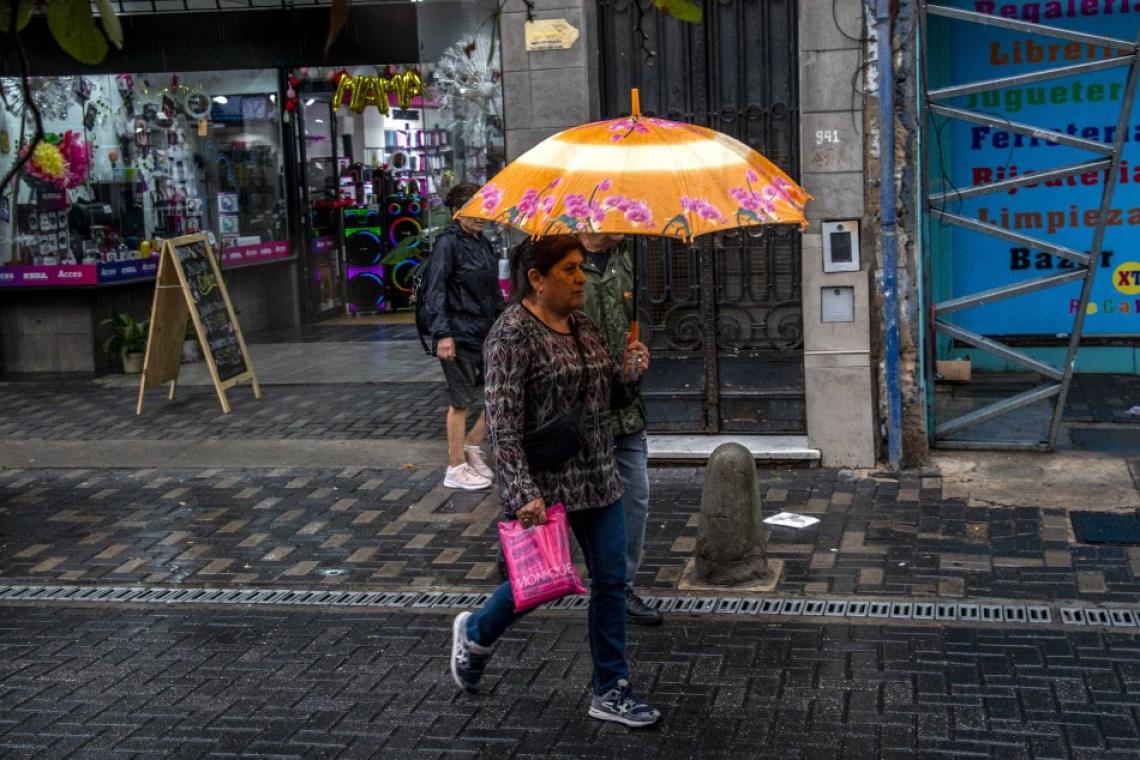 Alerta amarilla por tormentas: Rosario espera lluvias intensas y ráfagas durante la madrugada del lunes